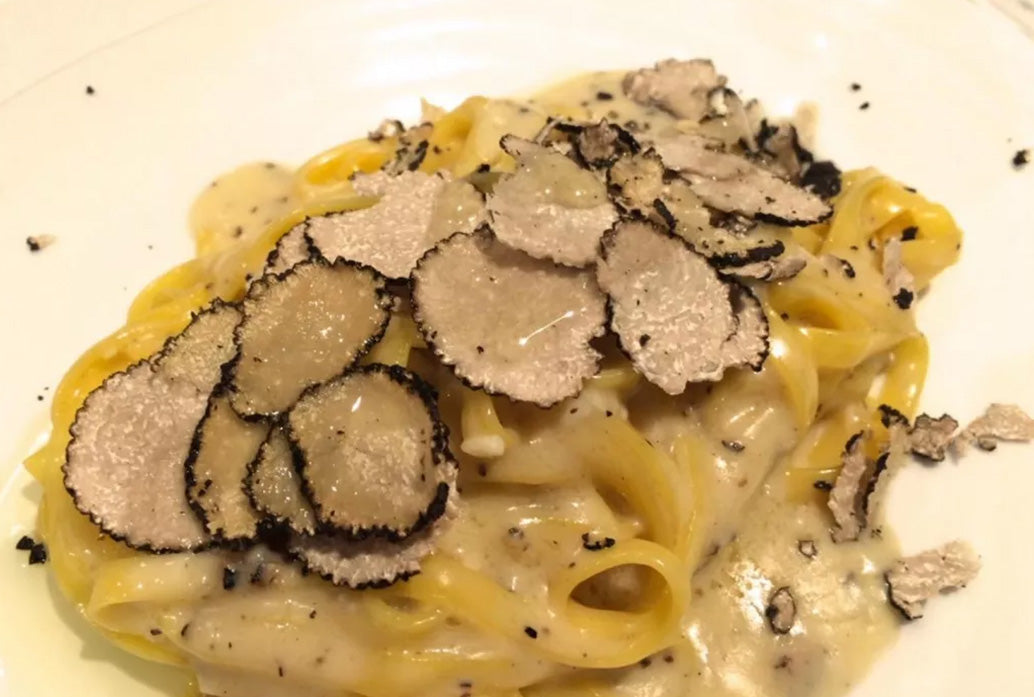 Spaghetti with potato puree with truffle oil and garlic