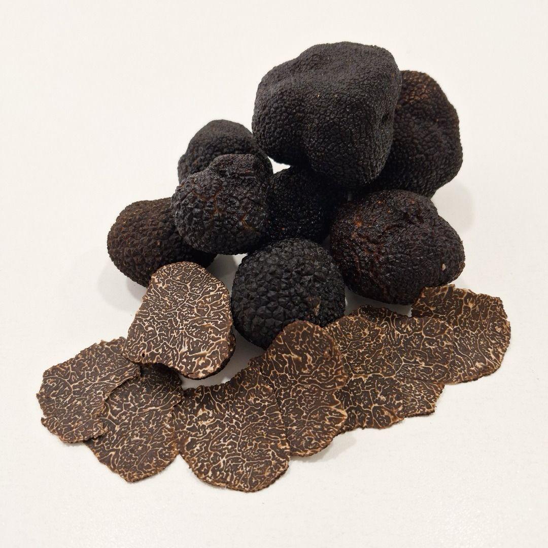 fresh-black-truffles-melanosporum