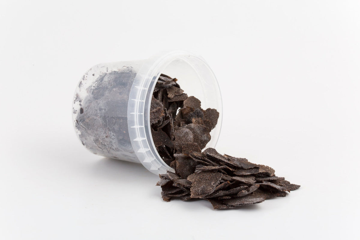 freeze-dried-tuber-melanosporum-slices-spilling-from-a-clear-container